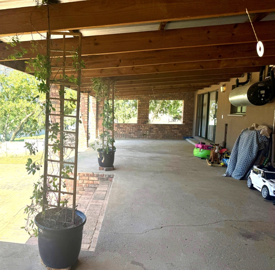 3 Bedroom Property for Sale in Die Wingerd Western Cape